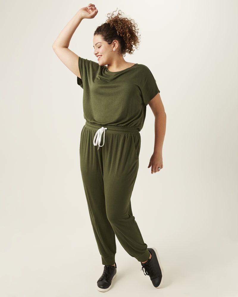 Plus size model with hourglass body shape wearing Madison Knit Jumpsuit by Meri Skye | Dia&Co | dia_product_style_image_id:167712